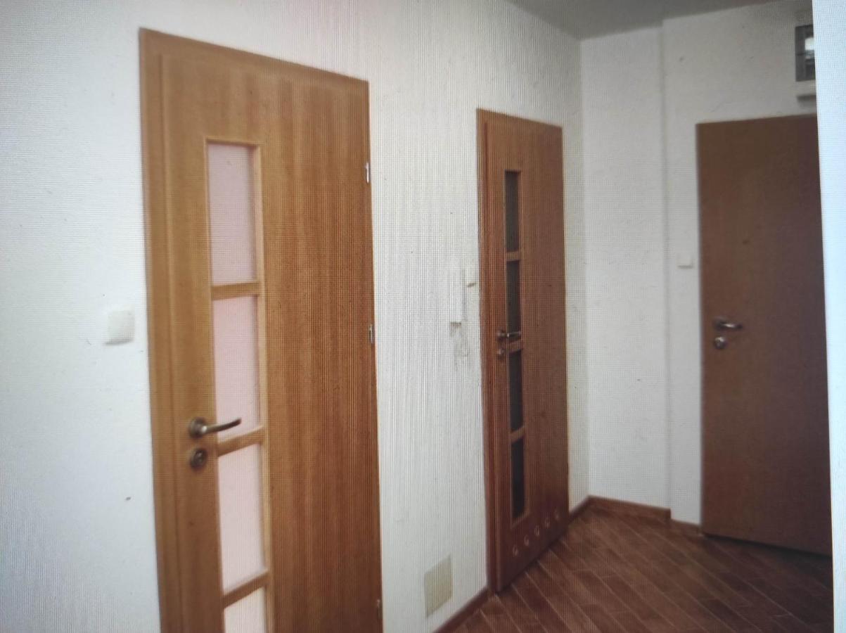 Nice Room With 2 Shared Bathrooms ,Wc , 2Km To Old Town -100M From Metro Szwedzka Варшава Экстерьер фото