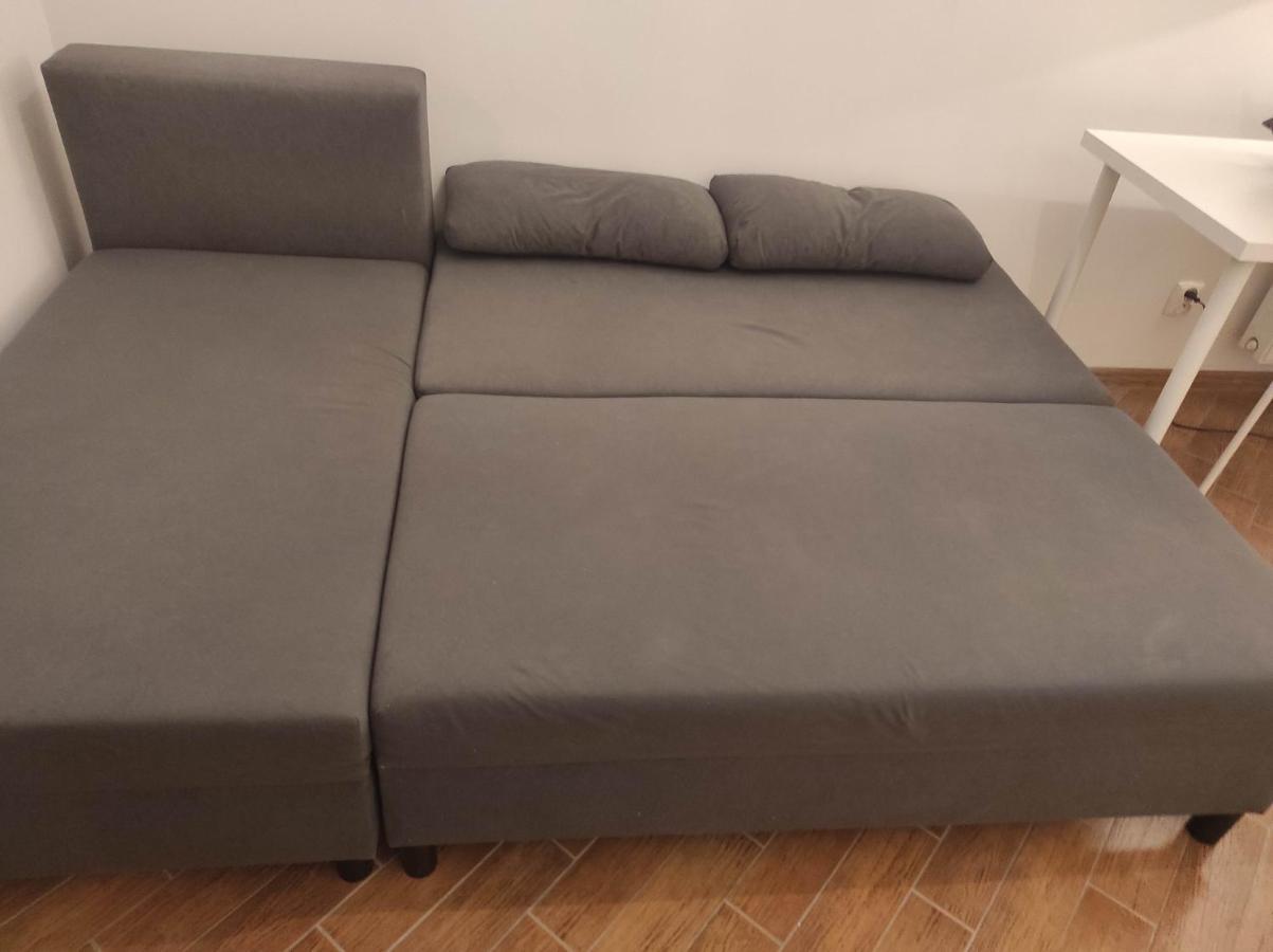 Nice Room With 2 Shared Bathrooms ,Wc , 2Km To Old Town -100M From Metro Szwedzka Варшава Экстерьер фото